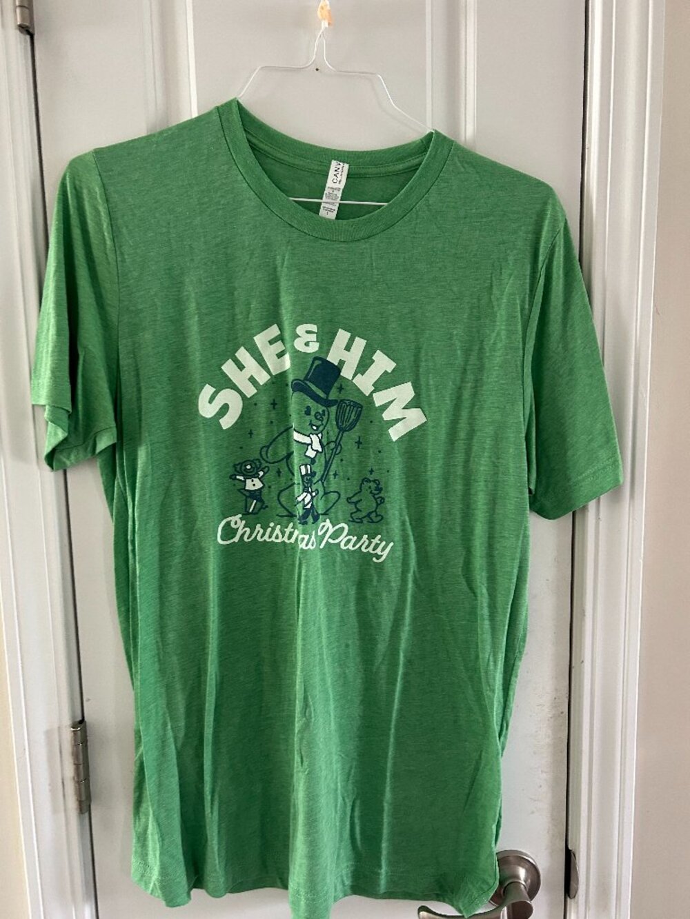 She & Him Christmas Party Graphic Tee Shirt Green Bella Canvas Size Large